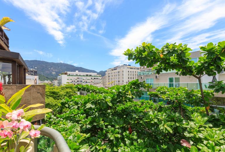Rio063 - Exclusive triplex penthouse in Leblon
