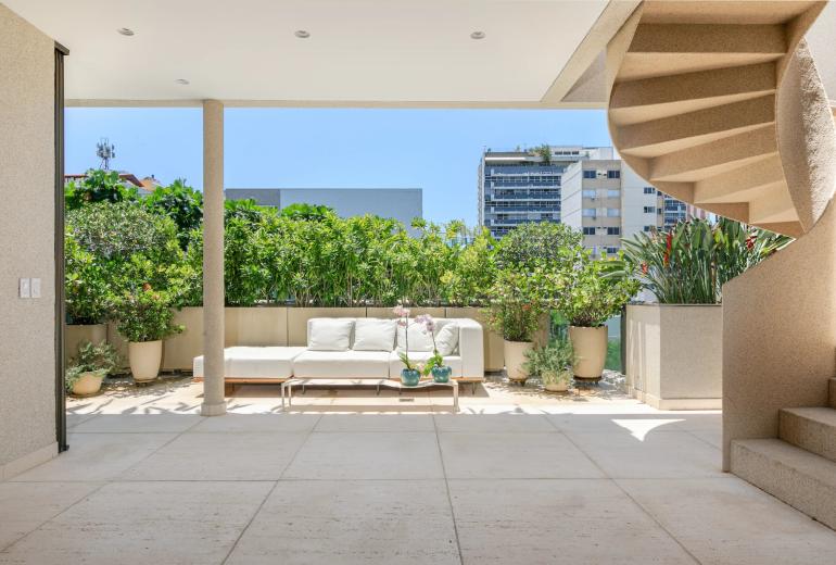 Rio063 - Exclusive triplex penthouse in Leblon