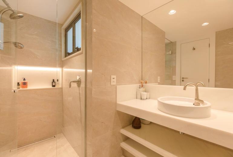 Rio063 - Exclusive triplex penthouse in Leblon