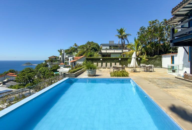 Rio054 - Propriété iconique signée Zanine Caldas