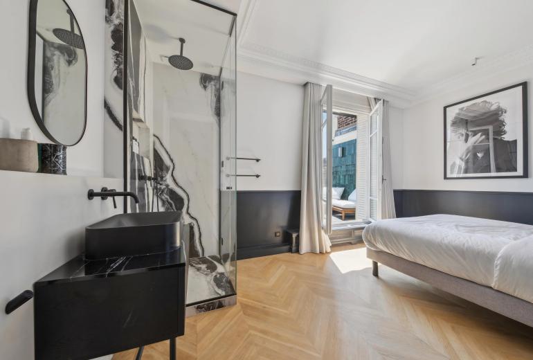 Par023 - Cobertura duplex excepcional com terraço e vista para a Torre Eiffel