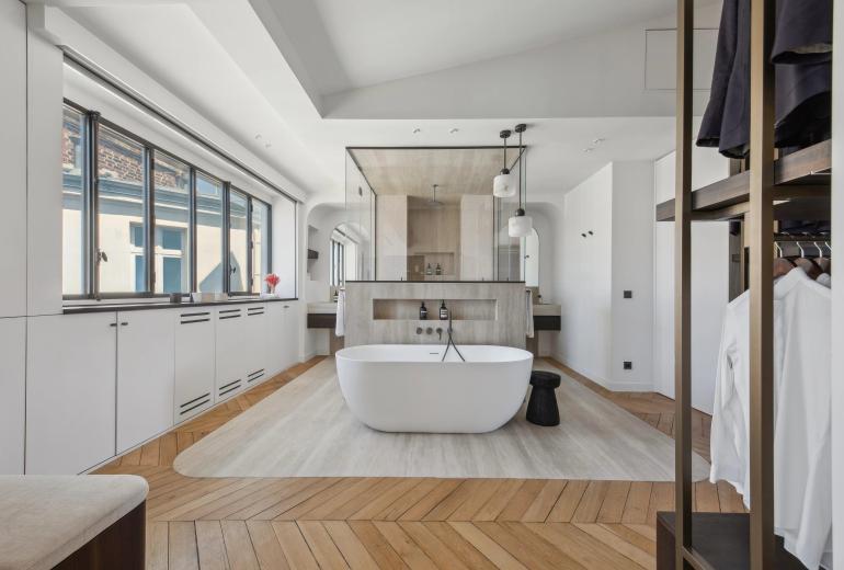 Par023 - Cobertura duplex excepcional com terraço e vista para a Torre Eiffel