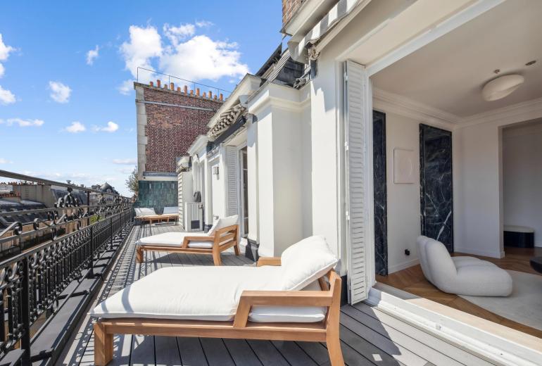 Par023 - Cobertura duplex excepcional com terraço e vista para a Torre Eiffel