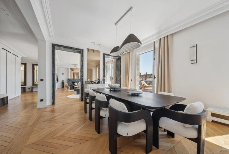 Par023 - Cobertura duplex excepcional com terraço e vista para a Torre Eiffel