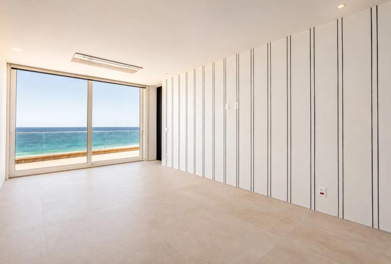 Rio312 - Fully renovated penthouse on Vieira Souto