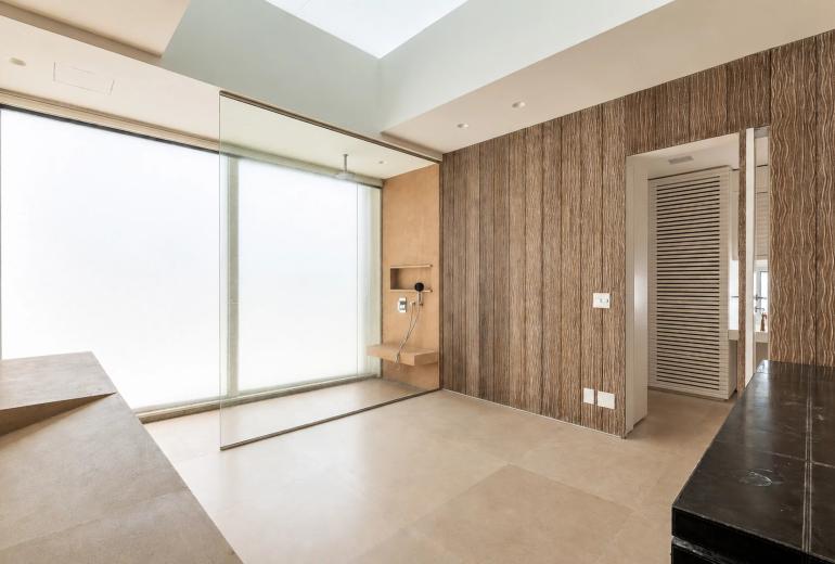 Rio312 - Fully renovated penthouse on Vieira Souto