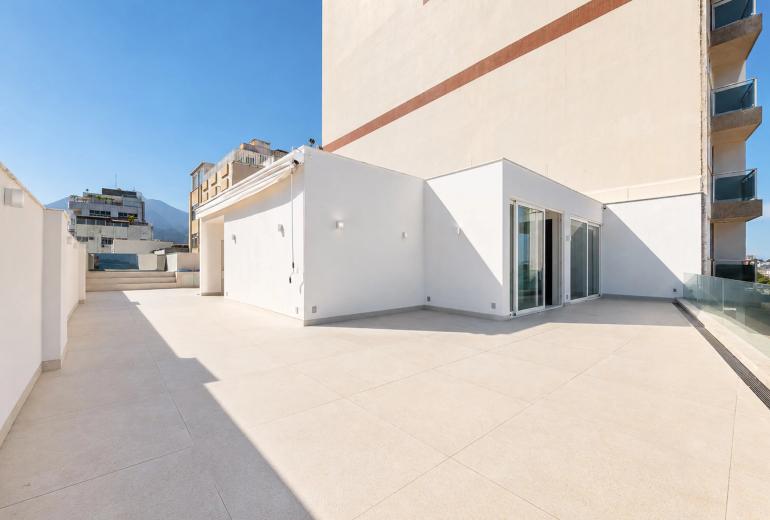 Rio312 - Fully renovated penthouse on Vieira Souto