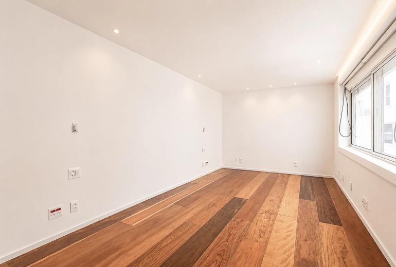 Rio312 - Fully renovated penthouse on Vieira Souto
