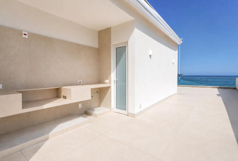 Rio312 - Fully renovated penthouse on Vieira Souto