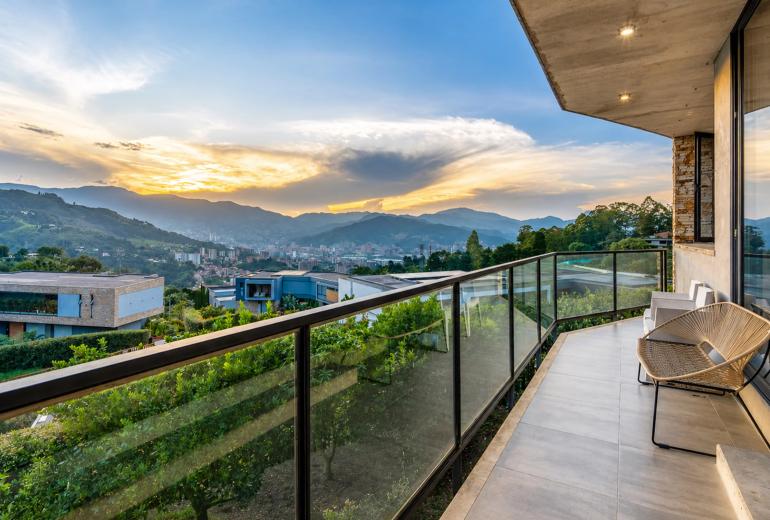 Med004 - Luxury Smart Country House in Loma del Escobero