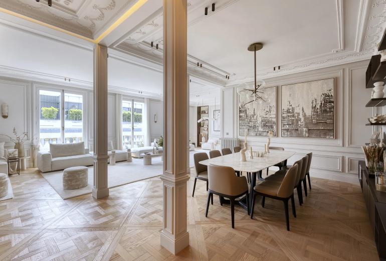 Par029 - Elegant Art Deco in the heart of the Parisian Golden Triangle