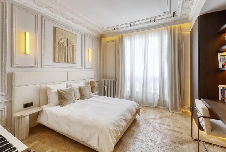 Par029 - Elegant Art Deco in the heart of the Parisian Golden Triangle