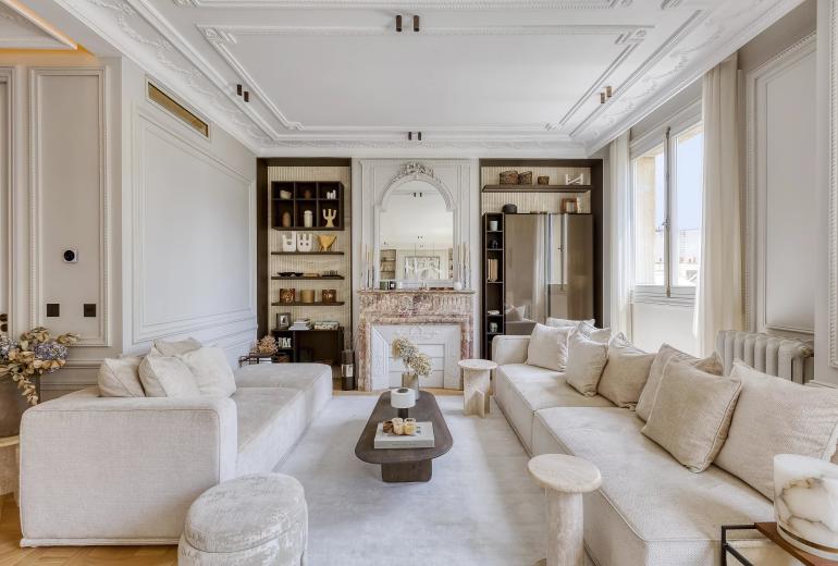 Par029 - Elegant Art Deco in the heart of the Parisian Golden Triangle