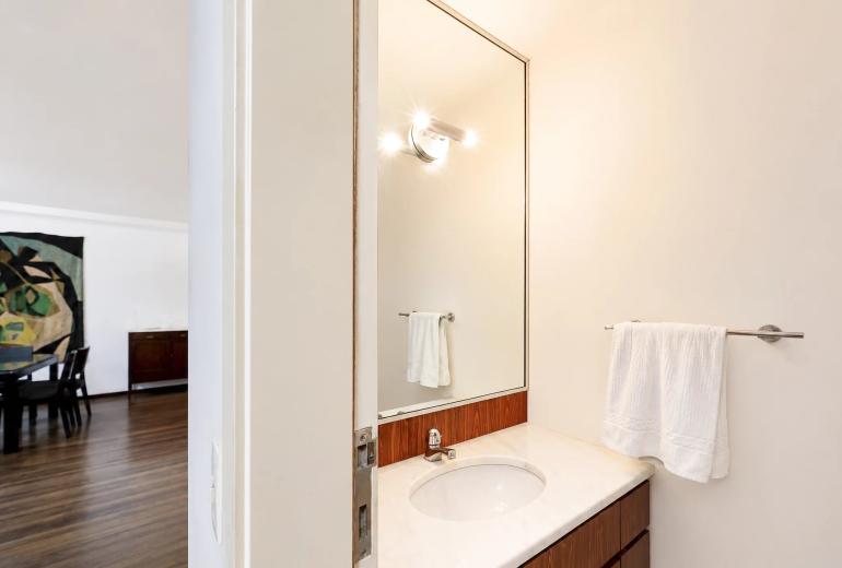 Rio204 - Leblon: 174 m² apartment in need of renovation, facing Jardim de Alah