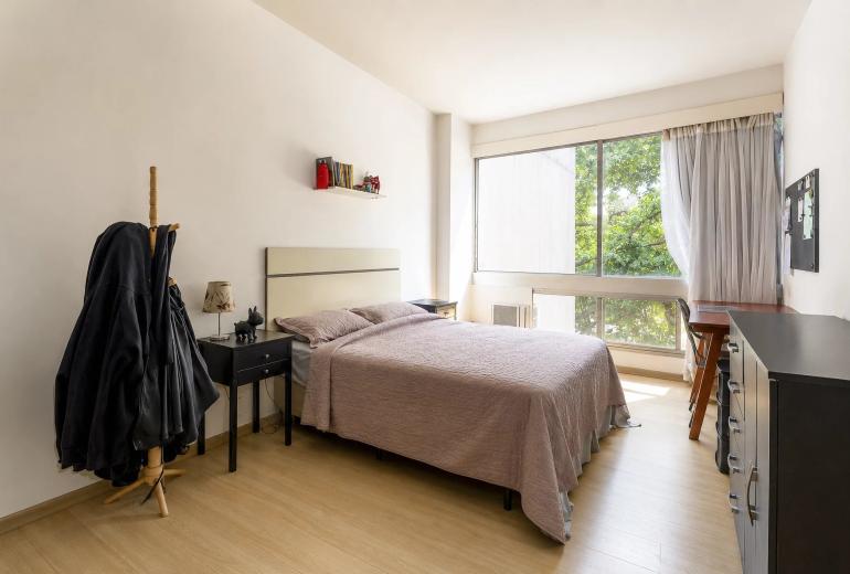 Rio204 - Leblon: 174 m² apartment in need of renovation, facing Jardim de Alah