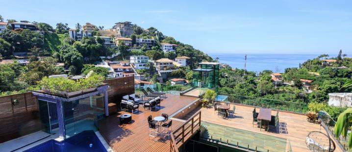 Rio052 - Hermosa villa con vista espectacular al mar en Joá