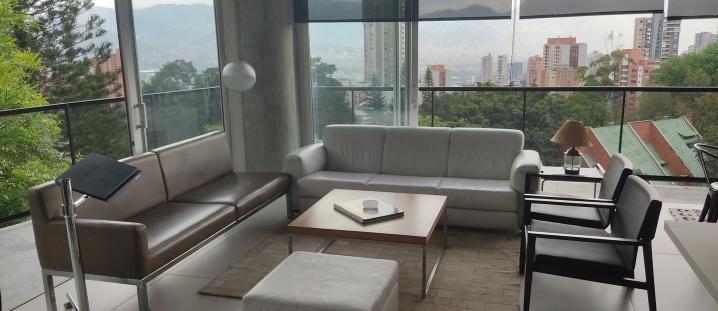 Med019 - Triplex penthouse with rooftop for sale in Medellin