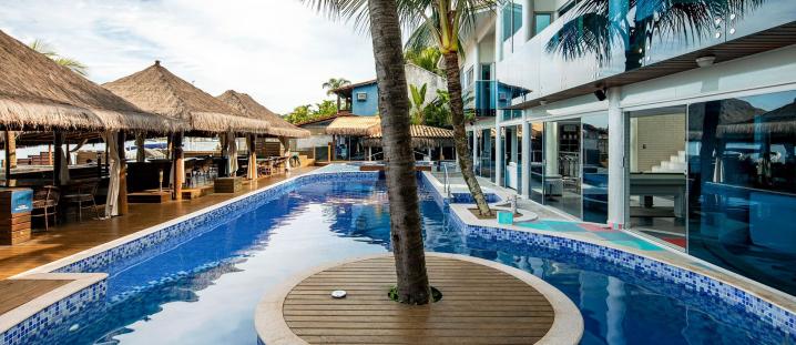 Ang015 - Villa de 16 cuartos con piscina en Angra dos Reis