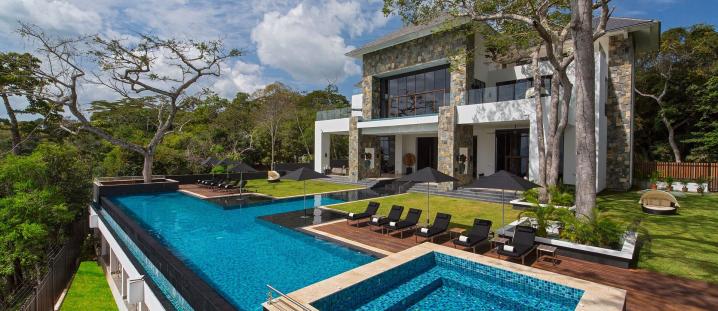 Pan003 - Luxury mansion with infinity pool in Panama City