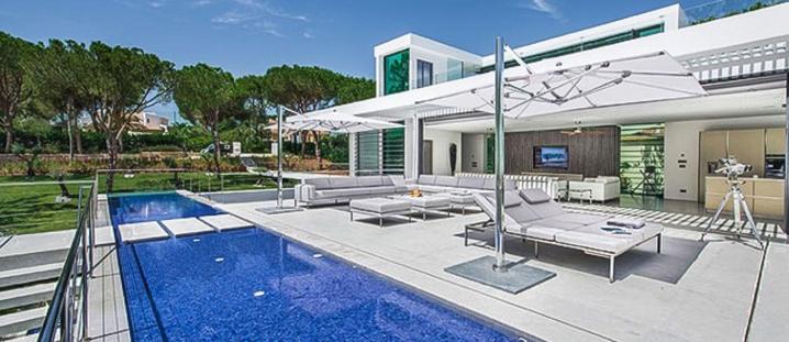 Alg026 - Ultra-modern villa in Golf Leste Neighbouhood